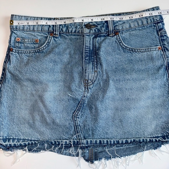 Divided Mini Jean Skirt Size 8 Y2K Medium Wash Frayed Hem Grunge 2000s Style - Picture 3 of 5